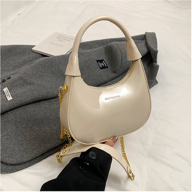 時尚漆皮腋下新月包包女斜挎包 韓國真皮尼龍斜背包側背包 水餃包半月包, 米白色【收藏加購優先】