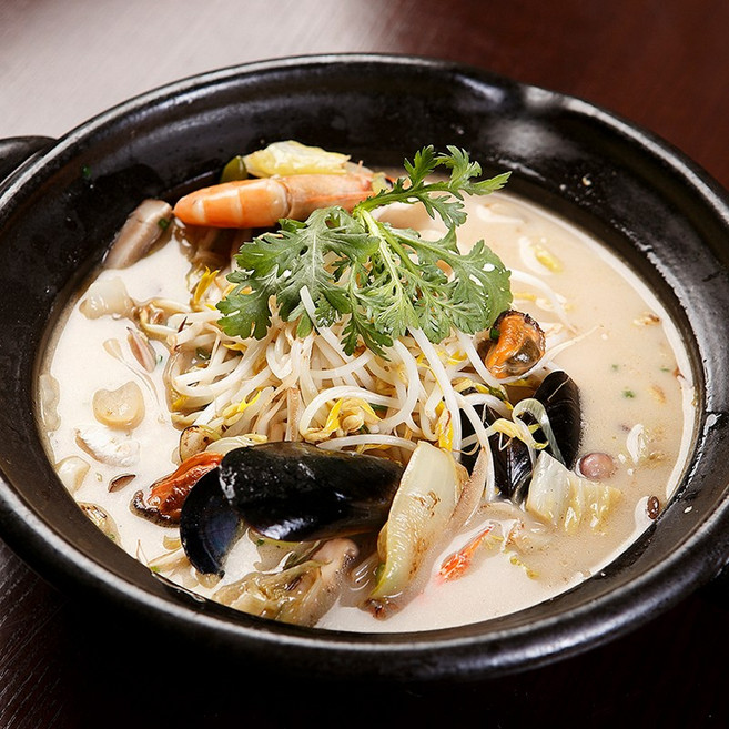 간편 조리 캠핑용 밀키트 술안주 해물 나가사끼 짬뽕탕, 1개, 400g