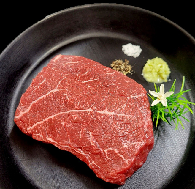 당일도축 1등급 한우 보섭살 스테이크 소스 버터 포함 홈 스테이크, 보섭스테이크200g+스테이크소스 1+버터 1, 200g