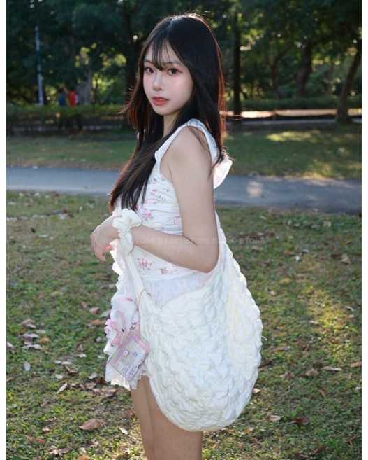 Raucohouse 雲朵柔軟斜背包 大容量