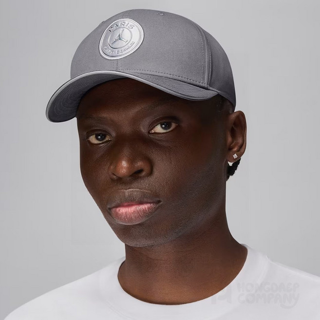 나이키 야구모자 조던 파리 생제르맹 엠블럼 시그니처 캡, M/L (58호), 라이트 그래파이트 + 크롬 (014)