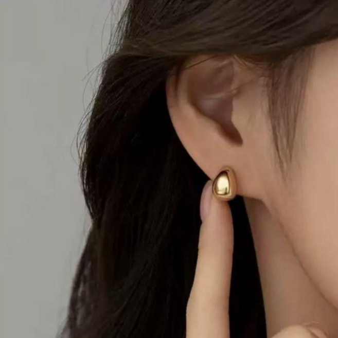 헬렌 클래식 볼륨 물방울 쉐입 귀걸이