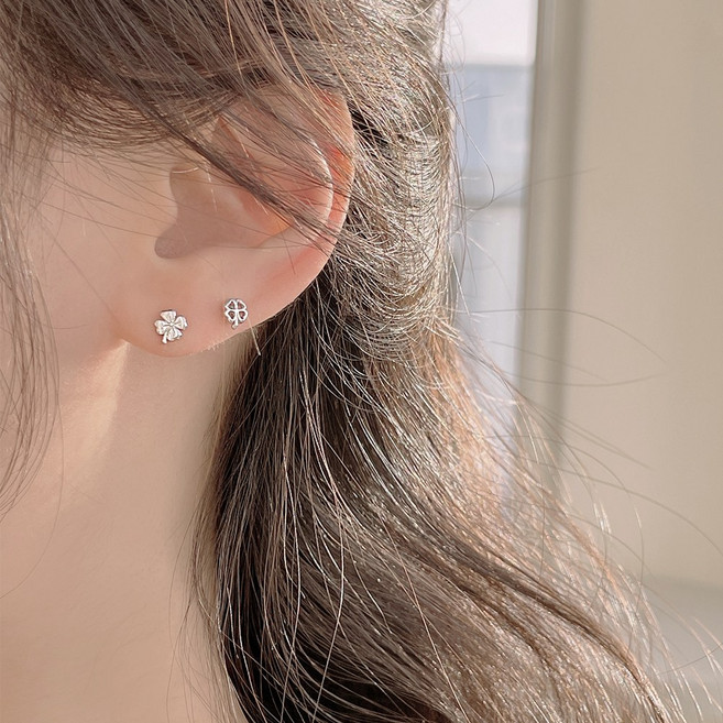 써지컬스틸 심플 네잎클로버 피어싱 (2type)