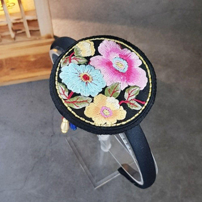 블랙 꽃자수 한복머리띠 한복 헤어 악세서리 전통 한복장신구 외국인선물 한국 전통체험 소품 관광기념품