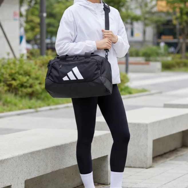 아디다스 TDDS 디펜더 더플백 엑스스몰 트레이닝 스포츠 헬스가방 보스턴백 팀백 크로스백, 1개, 블랙 - 쿠팡