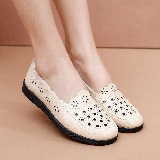 여성 여름 단화 펀칭 로퍼 플랫슈 즈미끄럼 방지 여성 엄마 신발 할머니 신발 가벼운구두 슬립온 샌들