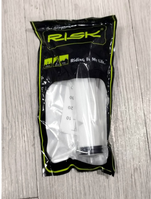 RISK 無內胎補胎液工具針筒, 1個