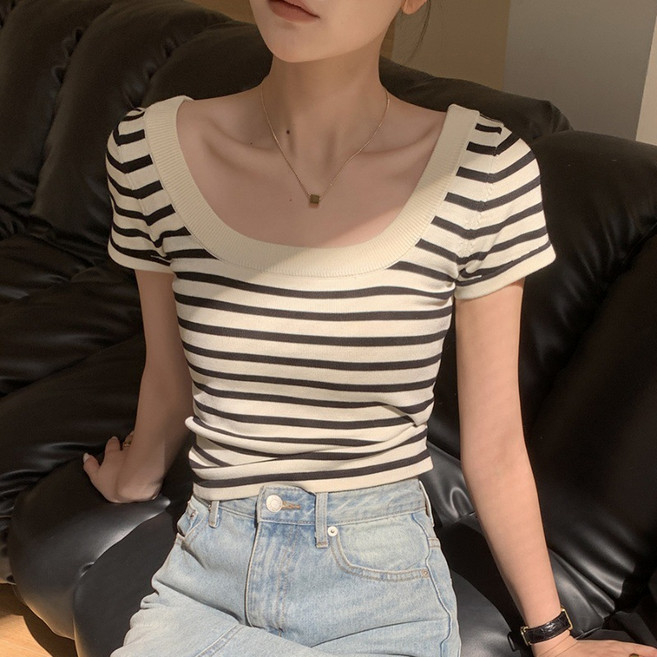 흑백 스트라이프 니트 반소매 티셔츠 여성 여름 2025년 신제품 허리 라인 강조 U넥 상의