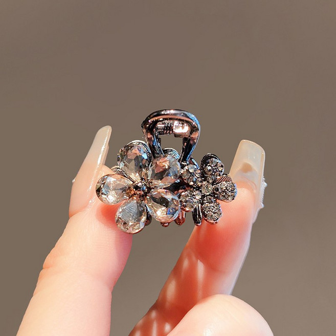 도니주니 화사한 큐빅 플라워 포인트 미니 집게핀