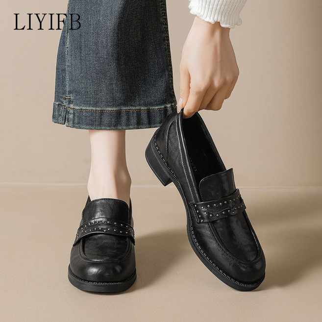 LIYIFB 스터드 여성로퍼 3cm 양가죽구두 빅사이즈 여성단화 265-225