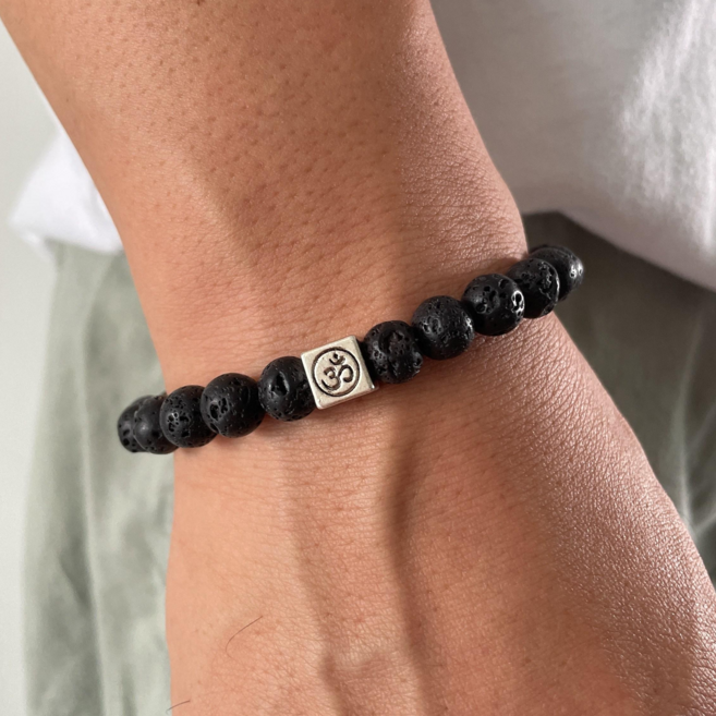 블랙 라바스톤 옴자 불교 염주 팔찌