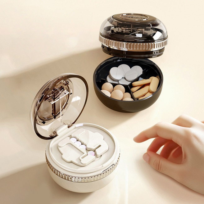 다기능 약 분할기 휴대용 약통 정밀 절단 2등분 4등분 약 분할기 약분할 신기 휴대 수납, 하얀색, 1개