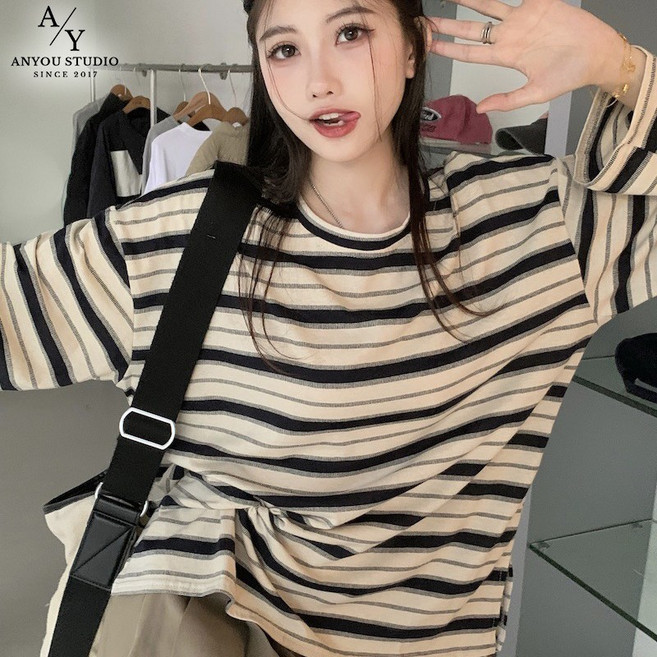 어디에나 어울리는 스트라이프 티셔츠 루즈 핏 데일리 심플 출근 스타일 레이어드 필수 아이템