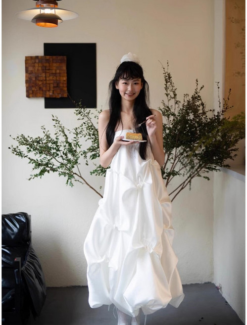 法式輕婚紗，新娘敬酒服，小眾高級感抹胸連衣裙，秀場設計宴會禮服裙，訂婚伴娘演出服，白色抹胸洋裝, 白色,s