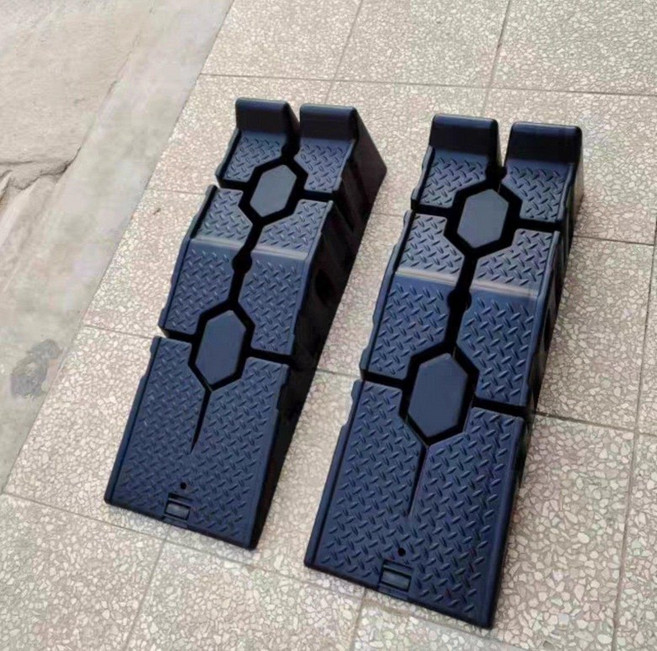 자동차 받침대 경사로 빨간색 철제 문턱 정비 버팀목