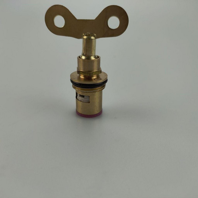 帶鎖水龍頭閥芯 全銅戶外防盜帶鑰匙通用型, 帶鎖閥芯一個裝 配5把鑰匙, 1個
