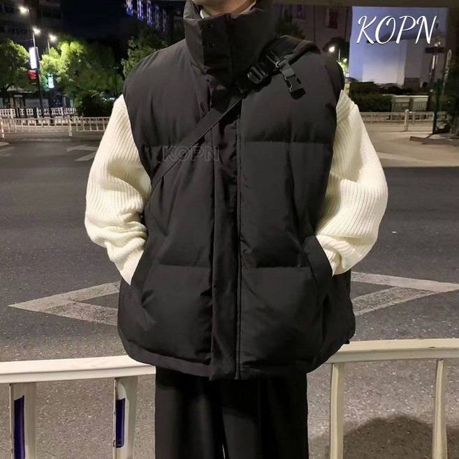 KOPN남성용 겨울 두꺼운 울목 스탠드 카라 니트 베스트 무소매 간절기 따뜻한 루즈핏 캐주얼 면 외투 패딩 재킷