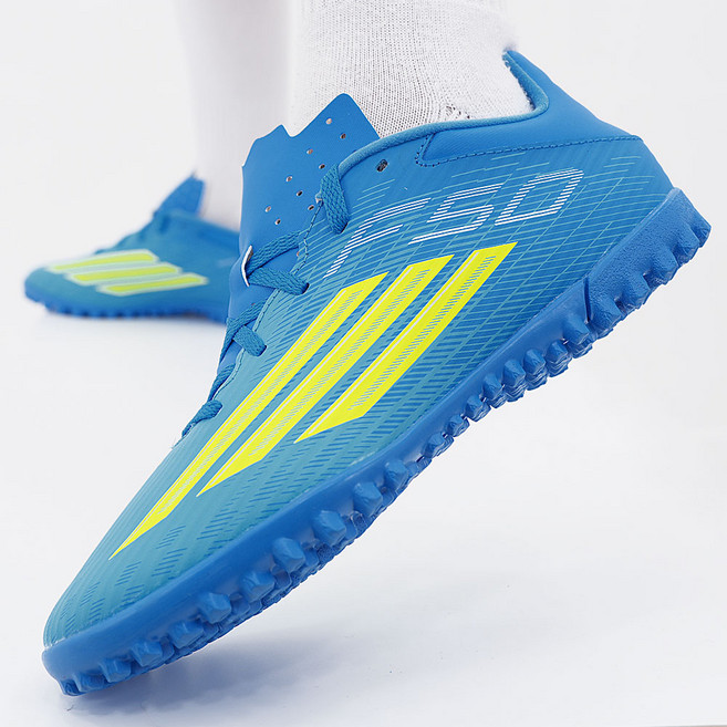 아디다스 성인 풋살화 맨땅용 인조잔디 TF화 풋볼 인조터프구장화 훈련 경기 가성비 입문 축구 신발
