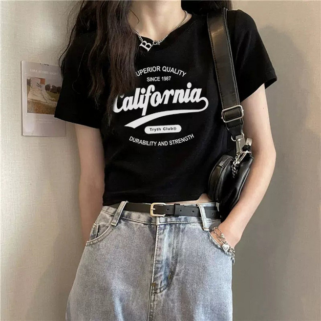 基本款短袖T恤女 正肩設計 夏季新款 修身顯瘦高腰露臍上衣 時尚印花