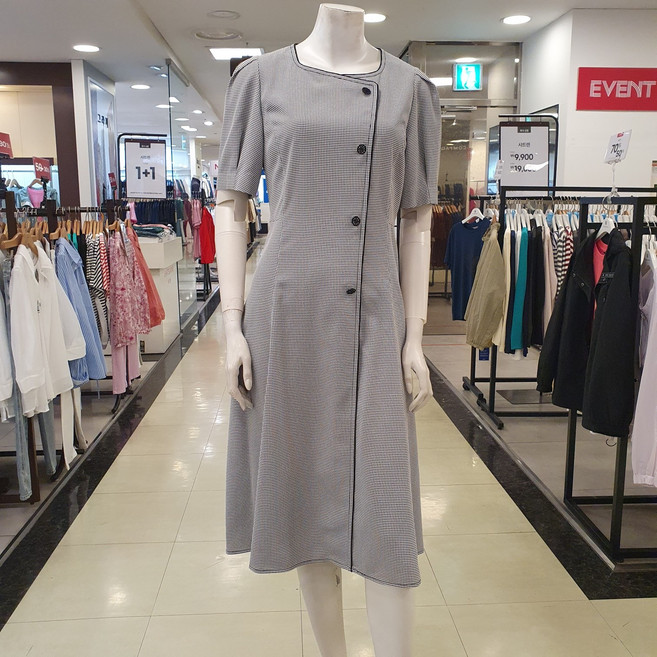 샤트렌 여름 반팔 원피스 잔잔한 체크무늬 시원한 소재 깔끔한 넥라인의 슬림핏 원피스