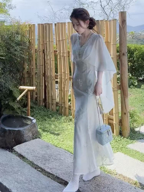 新款新中式假兩件連衣裙 國風重工刺繡披肩長裙