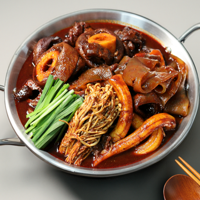 한우 우족 찜 밀 키트 음식 캠핑 뼈찜 매콤 우족 찜 밀 키트 간편식 술안주 국물 식품 파티 소뼈 조리 요리