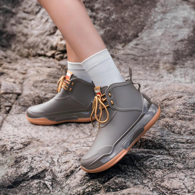 YANGTA 레인부츠 남성 여성 남녀공용 가벼 레이스업 방수 신발 커플 장화 미끄럼 방지 고무신발 패션 우천용