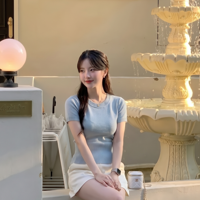 에리르 백펀칭 버튼 반팔 티셔츠 슬림핏 무지 U넥 니트