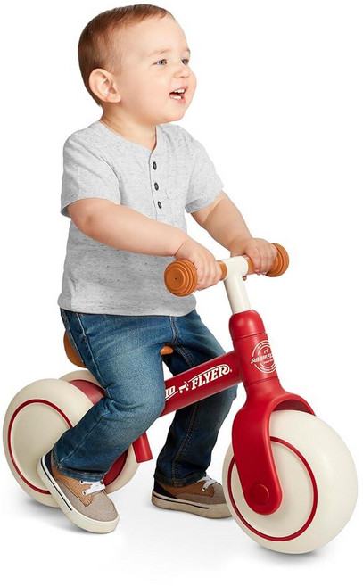 Radio Flyer Steady Start 밸런스 자전거 레드 만 1-3세 아동용 빠른 학습을 위한 페달 프리 넓은 전면 및 듀얼 리어 타이어 도구가 필요 없는 조절, Radio Flyer Steady Start 밸런스 자