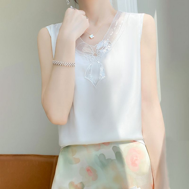 Makone 여성 브이넥 레이스트리밍 솔리드 슬리브리스 캐주얼 이너 티 민소매 블라우스