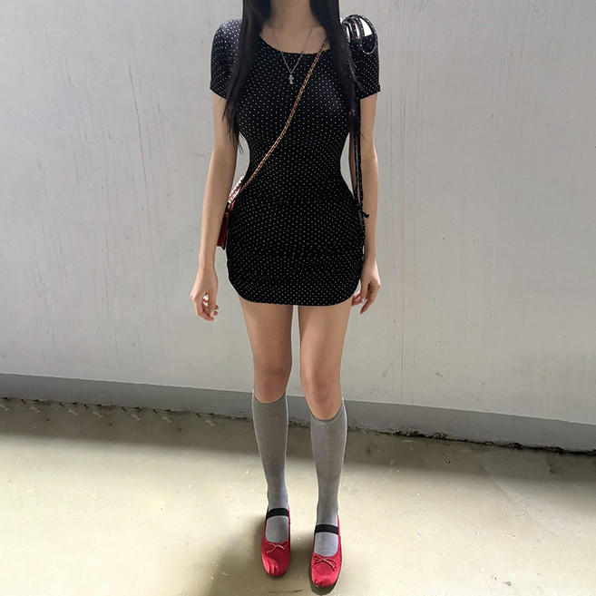 VANANA2 여름ops 도트 어깨트임 착붙 글램핏 원숄더 미니원피스