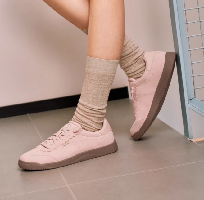 #해피데이#스케쳐스 여성용 25년 BOBS플랫슈즈 메모리폼깔창 캐주얼 스니커즈