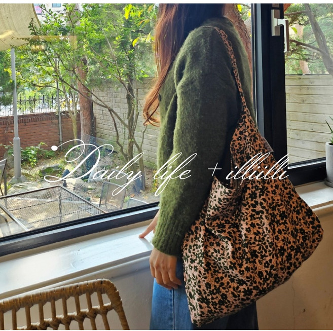 일리일리 플라워 에코백 연예인 데일리 에코백 바캉스 가방 추천