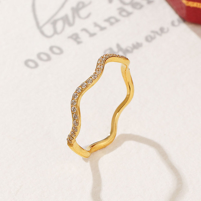 ROYALBELLE 여성 웨이브 큐빅 포인트 티타늄강 도금 미니멀 스타일 데일리 반지 G0072801