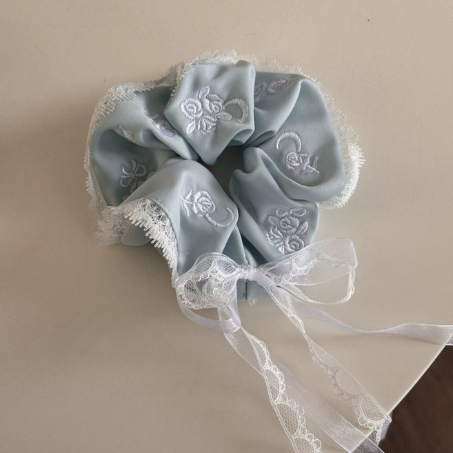 韓系刺繡緞面蝴蝶結大腸髮圈 藍色 蓬鬆髮量造型 約12公分