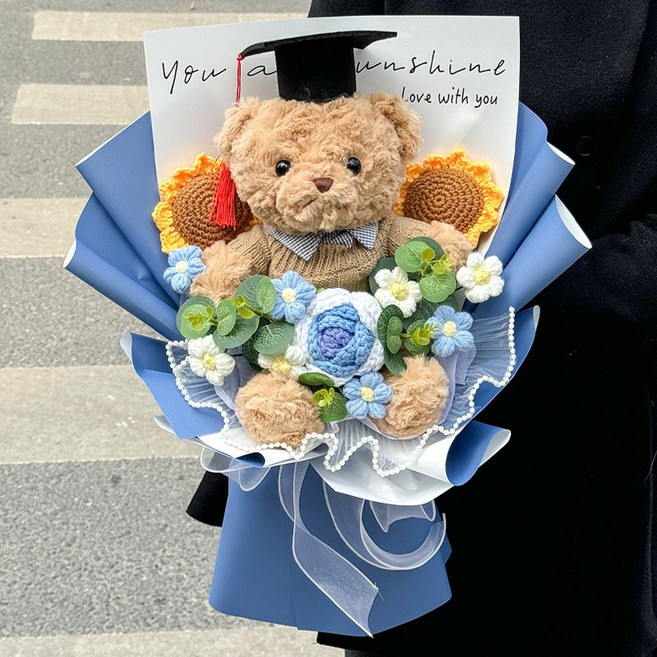 創意中高考向日葵毛線玫瑰花束可愛公仔熊玩偶手捧花兒童畢業禮物, 1個, 大號藍色畢業熊(送禮袋賀卡燈)