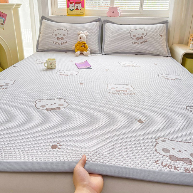 7월 여름 알몸 수면 아이스 두두 냉매트 3종 세트 침대 시트형 아이스 실크 에어컨 부드러운 매트 세탁기 사용 가능 얇은 패드, 180x200cm[단일 매트], LUCK Bear-Ca [타일 스타일 - 세탁기 사용