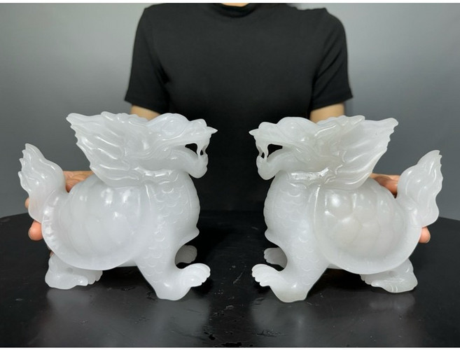 玉貔貅擺件一對, 白一