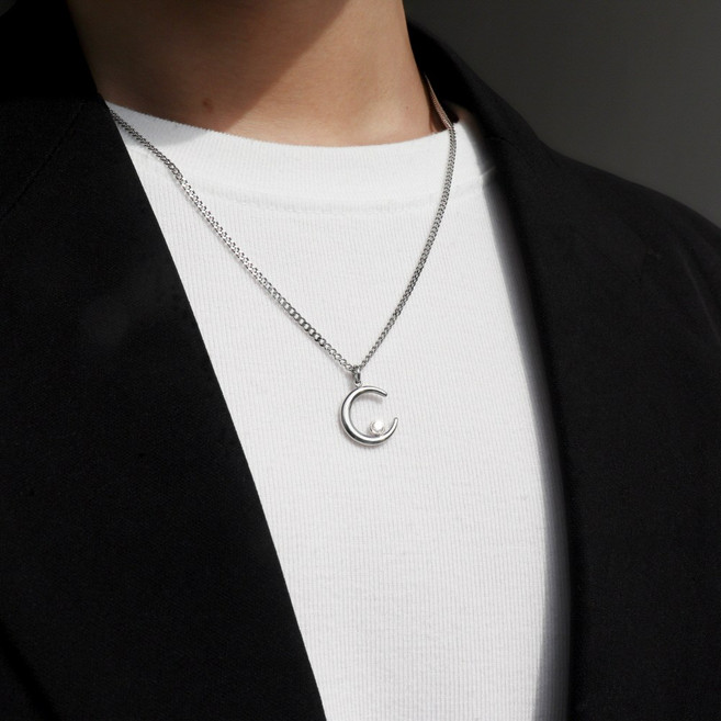 빅애플샵 남자 달 목걸이 큐빅 체인 써지컬스틸 moon cubic