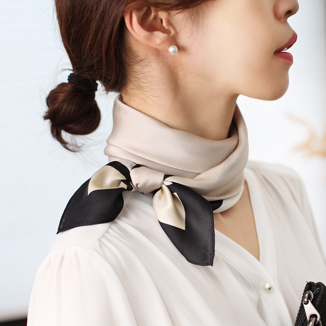 미디엄템포 여성용 사각 실크로직 쁘띠스카프