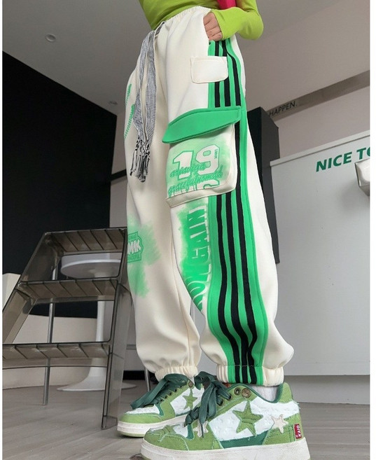 비비드카고건빵밴딩조거세미와이드팬츠 형광네온단체무대공연복케이팝커버댄스뉴진스Y2K스포츠스트릿힙합에슬레저룩에어로빅방송줌바댄스복패션션트레이닝추리닝운동복하의꾸안꾸스우파바다옷스걸파봄신상추천