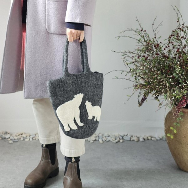 양모 펠트 폴라베어 손가방 핸드메이드 토트백
