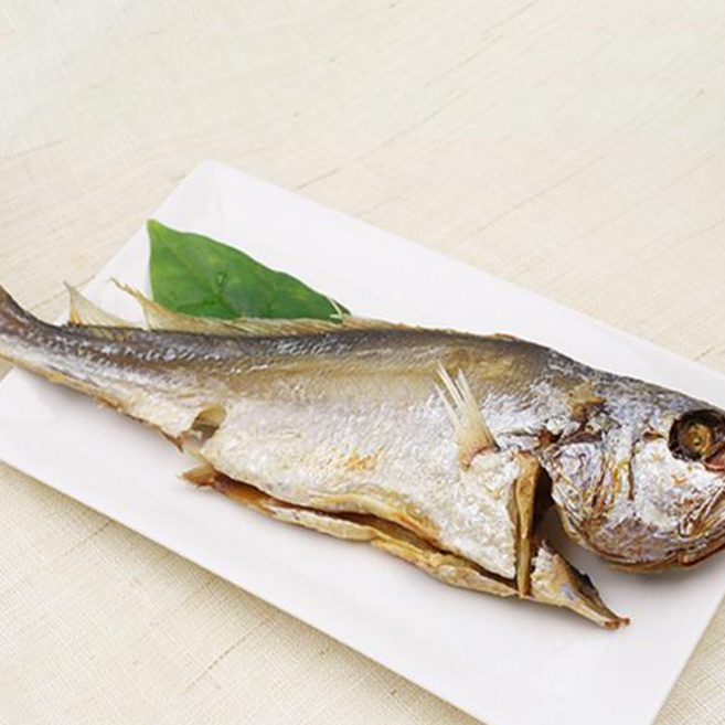 (창자 제거한) 영광 찐 보리굴비 (모싯잎 가루 함유한 ), 8개