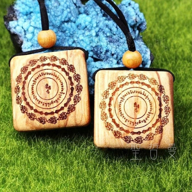 祕魯聖木方形護符墜 金剛鎧甲咒輪 六道解脫咒輪 項鍊 飾品 聖哲曼, 1個