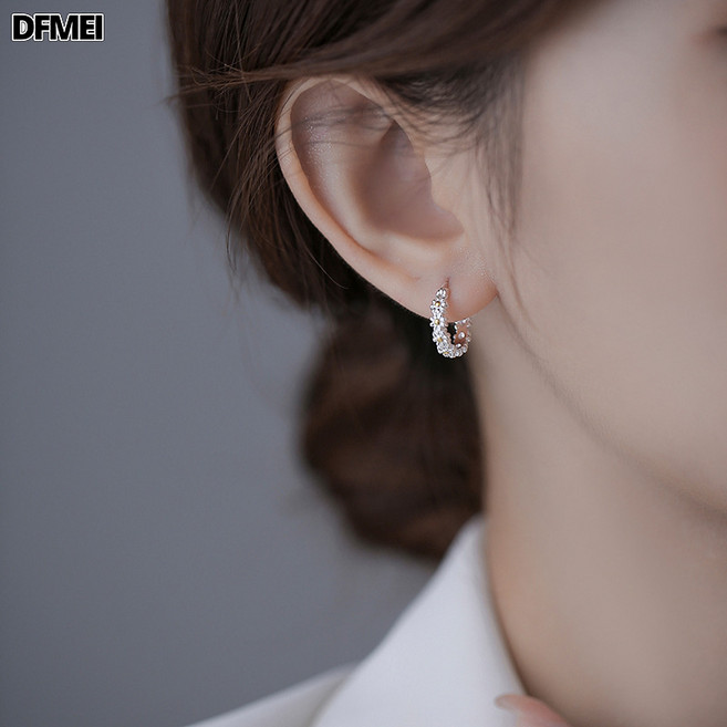 DFMEI 純銀雛菊耳環女夏簡約氣質耳圈小衆設計高級感耳扣新爆款耳飾