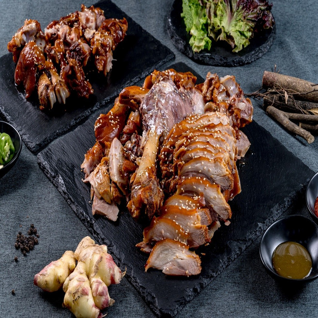 선미족발 야식 캠핑 모임 술안주 순살족발 장족 1.4kg+미니족 400g (냉장) 와사비소스 + 새우젓소스, 1개, 1.8kg