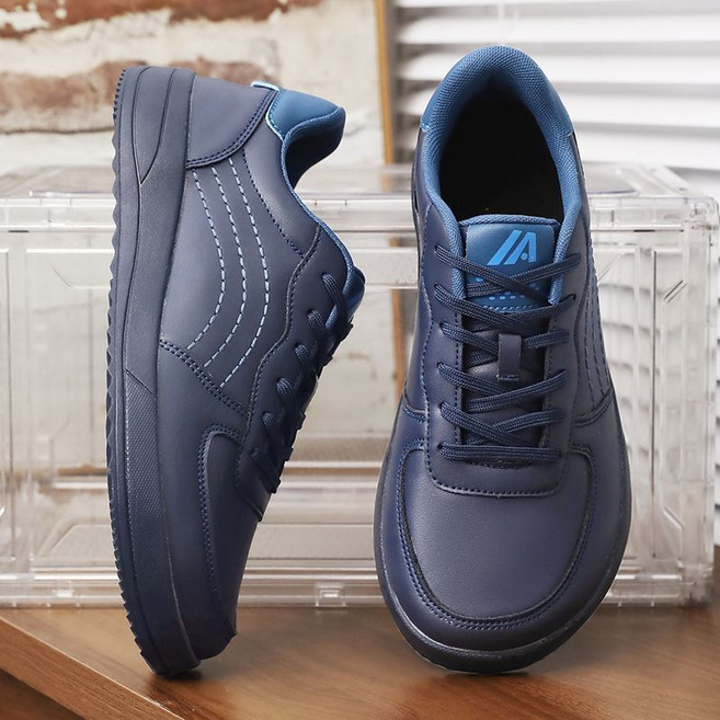 寬頭男鞋 加寬厚底增高運動皮面防水板鞋