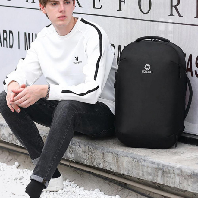 대용량 트래블 심플 블랙 각잡힌 백팩 가방백팩 남성 베낭 빽백 트랜드 남자친구