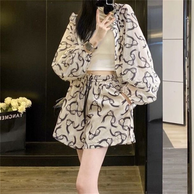 여성투피스 자외선차단 자켓 + 반바지 바람막이 점퍼 와이드팬츠 세트 WTVB2320 40