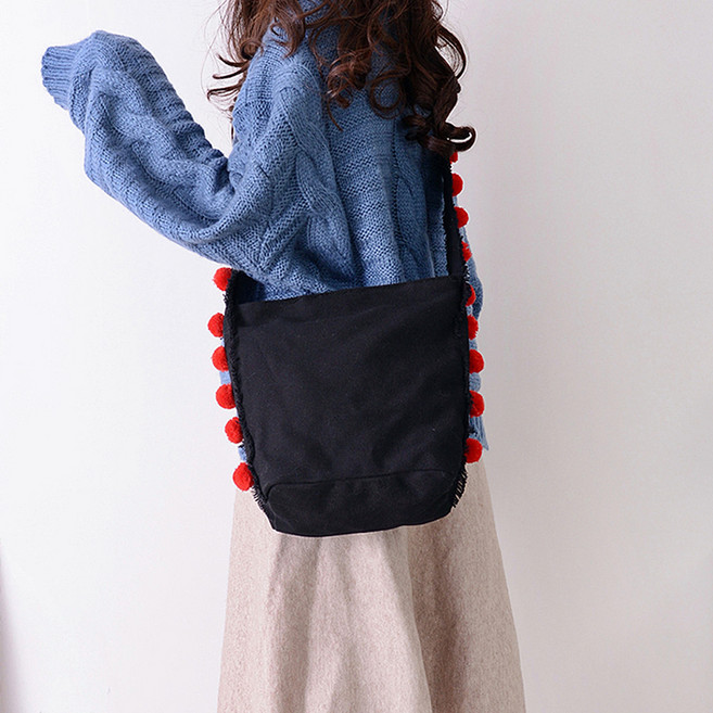 미쓰백 폼폼에코 여성 크로스백 가벼운 에코 숄더백 캐쥬얼 데일리 가방